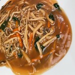 中国料理 四川 - 豚肉細切り入り焼きそば大盛り。味濃いめ、餡多め。