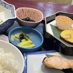 割烹 一の矢 - サービスB。1350円で季節の味を表現するチャレンジングな定食^_^