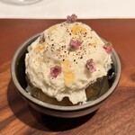 レストラン ラリューム - 鳥取県産松葉蟹のエフィロッシュとカリフラワーのエスプーマ　松葉蟹のジュレを忍ばせて