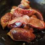 ろばたやき山ろく - 地鶏砂ずり塩焼き504円。