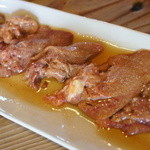 ろばたやき山ろく - 地鶏レバー焼き702円。新鮮なのが見るだけでわかります。