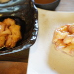 ろばたやき山ろく - 地鶏ボンジリ焼き（塩・タレ）411円。