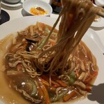 中国料理 四川 - 豚肉細切り入りやきそば¥1700