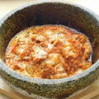 チーズとキムチの石焼きリゾット