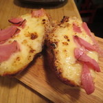 立ち呑みのさのや - ベーコンチーズバケット(2014.5)