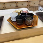 鮨 島本 - 日本酒の器を選ぶ