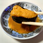 小浜海産物株式会社 - ウニのお寿司に濱乃雲丹醤を付けて食べても…やっぱウニのお寿司♪