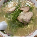 江ちゃんラーメン - チャーシューたっぷり(๑˃̵ᴗ˂̵)ゴマたっぷり♬