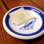 銀食園 - 四角い沢庵…既に1枚は胃袋の中です