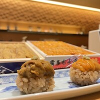 鮨 銀座おのでら 弟 本店 - ウニの食べ比べ❷