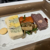 シェ・イノ - 