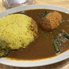 スパイスカレー SPICE 32 - カレー300g カニクリームコロッケ ほうれん草