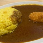 スパイスカレー SPICE 32 - カレー300g カニクリームコロッケ(24 2月訪問時)