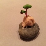 ルカンケ - 竹炭を練り込んだ全粒粉のパンにリエット