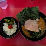 横浜ラーメン 相馬家 - 家系味噌＋無料ライス