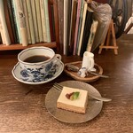 カフェ エチカ - 大人のキャラメルチーズケーキ、コーヒー