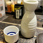 串じまん - 熱燗１合、銘柄不明。