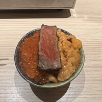 焼うおいし川  六本木凛華楼 - 至福の３色丼