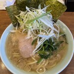 元喜家 - ラーメン並にネギトッピング