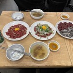 チャンシンユッケ - ユッケ、生レバーとセンマイ、ユッケと活きテナガダコ、マッコリ