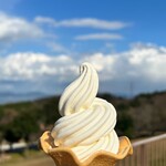 松江市宍道ふるさと森林公園 - 木次パスチャライズ牛乳を使った人気のミルクソフトクリーム！2024年12月からソフトの形が可愛くリニューアルしました◎