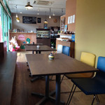 Yasaipan Nomise Machi No Kafe Vi-Bo - スッキリした店内。奥にはレンタルスペース（無料・ピアノあり）もあります★