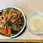 麺屋　たか - ライス付き！牛肉とライスも相性抜群