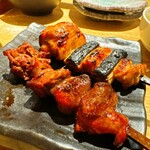 生つくねのお店 近江屋 熟成鶏十八番 - 鶏レバーたれ　253円