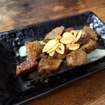 まつやホルモン店 - サイコロステーキ