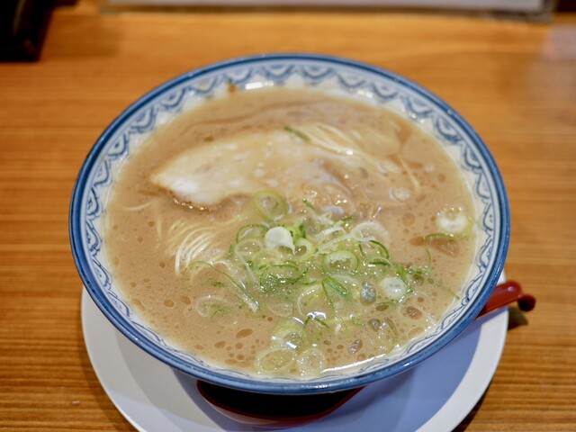 Ganso Akanoren Setchan Ramen Tenjin hon ten restaurant in Fukuoka, Japan