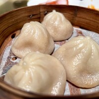 大珍樓 - 小籠包✨姫の大好物！店は混み合ってましたが、料理はどれも熱々で提供されるのが嬉しい♪