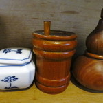 おが和 - 左の辛山椒がピリッとくる辛さで味が引き立ちます