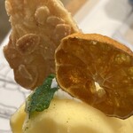 Art Gallery Cafe 茶々華 - 柚子シャーベット、みかんチップス、アーモンドチュイール、フレッシュクリーム