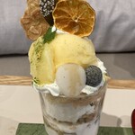Art Gallery Cafe 茶々華 - 柚子パフェ上方