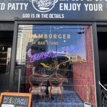 OVERWHELM HAMBURGER & BAR STAND - 