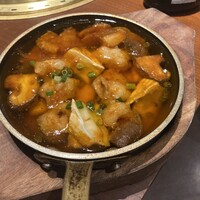 大徳壽 みなとみらい - ホルモンの辛いアヒージョ韓国風
                    →辛さはあまり感じませんでした。ホルモンの他にチーズが入っており、アヒージョとの相性は好き嫌い別れるかもしれません。