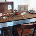 パスタヤ - レジ横のテーブルも可愛い♪