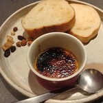 コモドス タツヨシ - フォアグラのクレームブリュレ