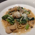 コモドス タツヨシ - 貝類たっぷり菜の花パスタ