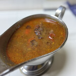 かれーの店 うどん  - オイスターゴッド（薬膳）のご飯大盛り、焼とまと