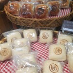 ハースブラウン - 焼き色が濃いのがつぶあん、白いのがこしあん