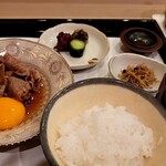 馬車道 大かわ - すき焼きと白飯