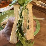 ラ・テイエ - カニ・ツナ・アボカドサンドイッチ