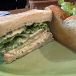 La theiere - カニ・ツナ・アボカドサンドイッチ