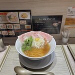醤油らーめん ピース 豊中店 - 