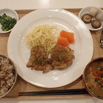 トーコーキッチン - ディアボラ風チキンステーキ 副菜二品、豚汁、ご飯
