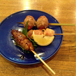 Akita Ryourito Aburi Marumiya - 定食の焼き物は３種　つくね、焼き鳥、プチトマト巻き