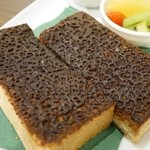 角パン専門店Cafe＆マルシエルブ - 黒糖エスプレッソ シナモントースト