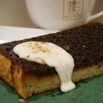 角パン専門店Cafe＆マルシエルブ - 生クリームに合わせるとまろやかな味わいに