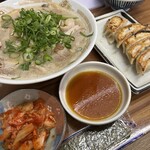 豚骨ラー麺 ごん太 - 